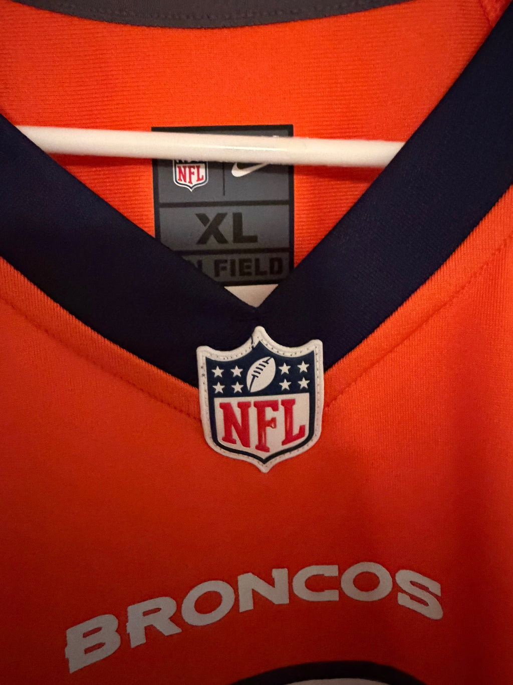 Neckline size tag
