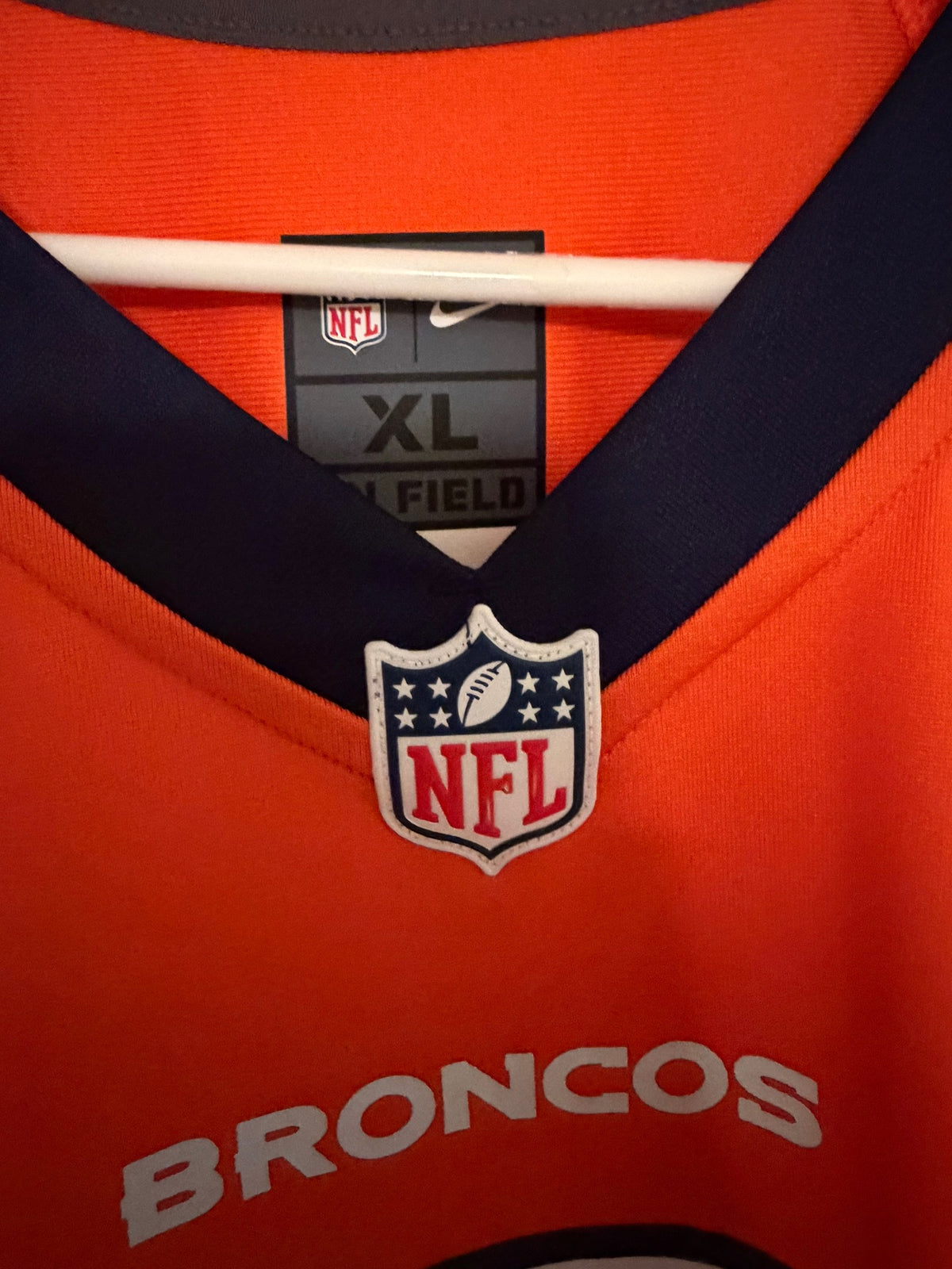 Neckline size tag