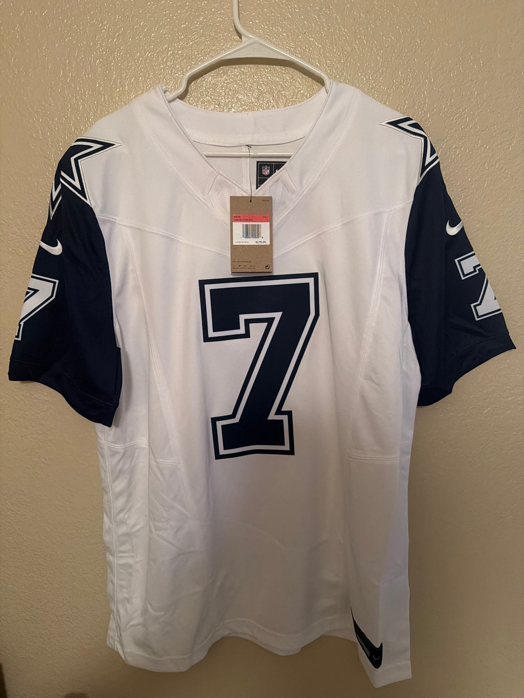 Brand New Dallas Cowboys Trevon Diggs #7 Jersey Size L - Nike