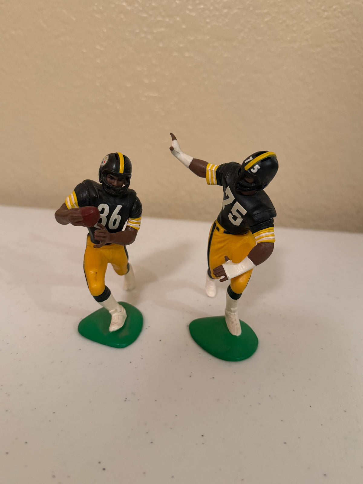 Pittsburgh Steelers Mini Helmet and Figures