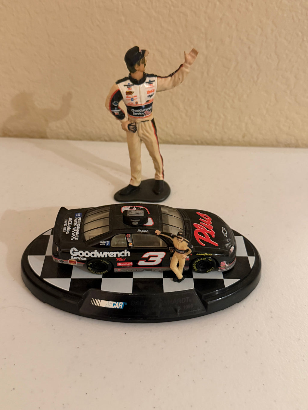 Nascar Dale Earnhardt 2 Piece Souvenir Set