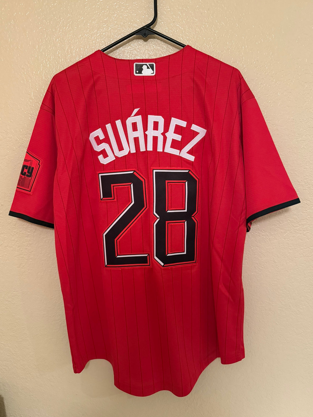 Back view - Suarez 28