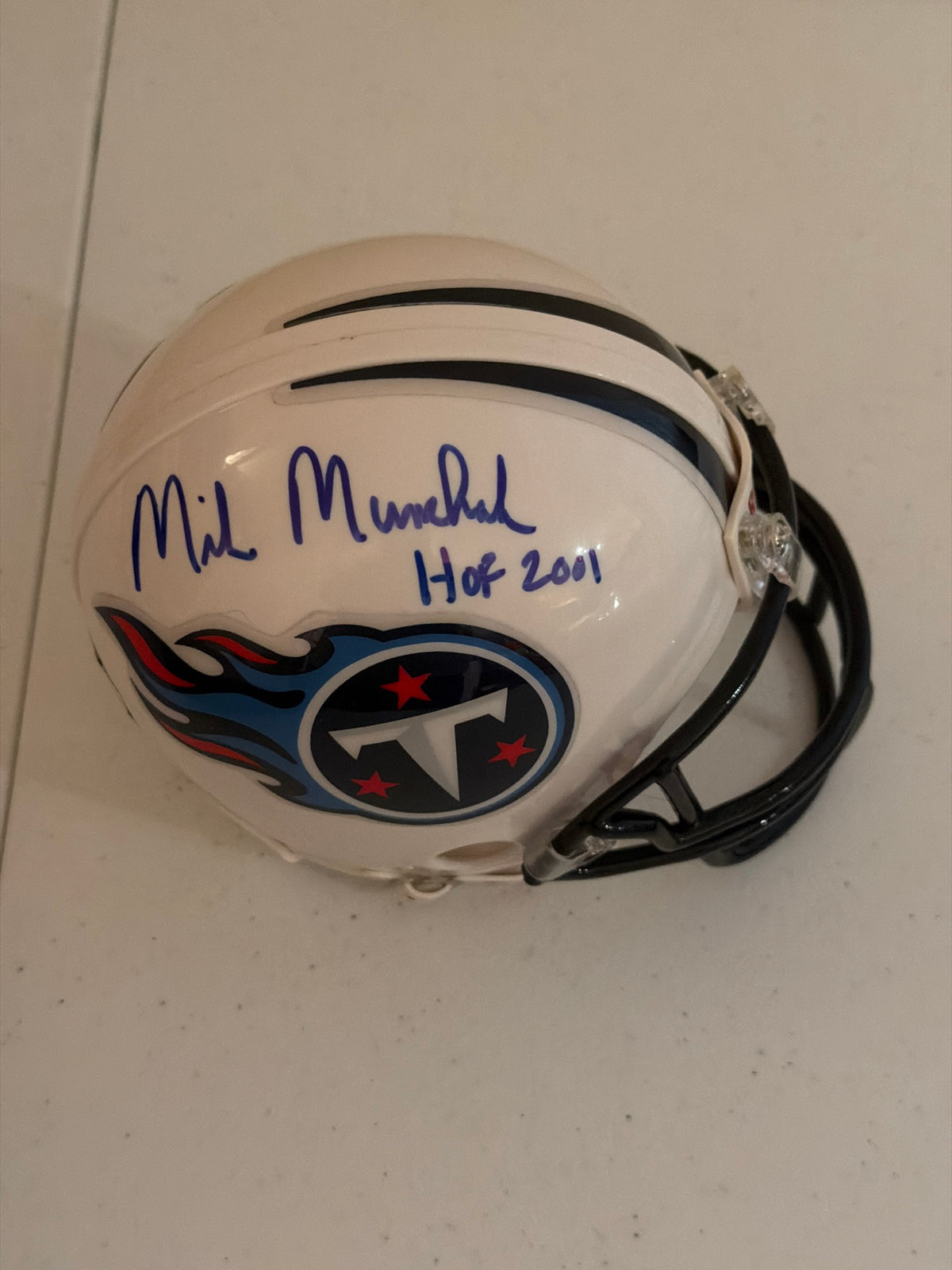 Autographed Mike Munchak Mini Helmet - Tennessee Titans - HOF 2001 Inscription