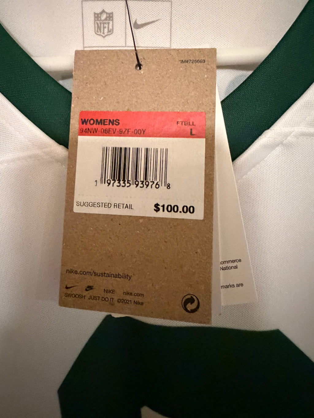 Nike tag - Women's L